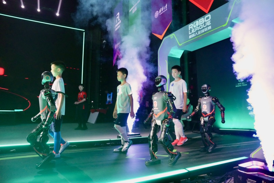 阿尔瓦雷斯 阿尔瓦雷斯