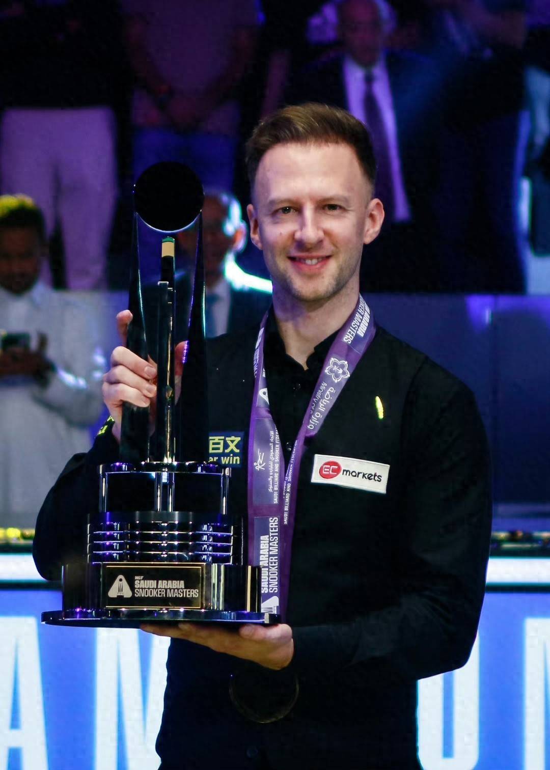 队友之间相 队友之间相